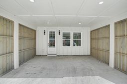 2016 Comstock Avenue photo 4