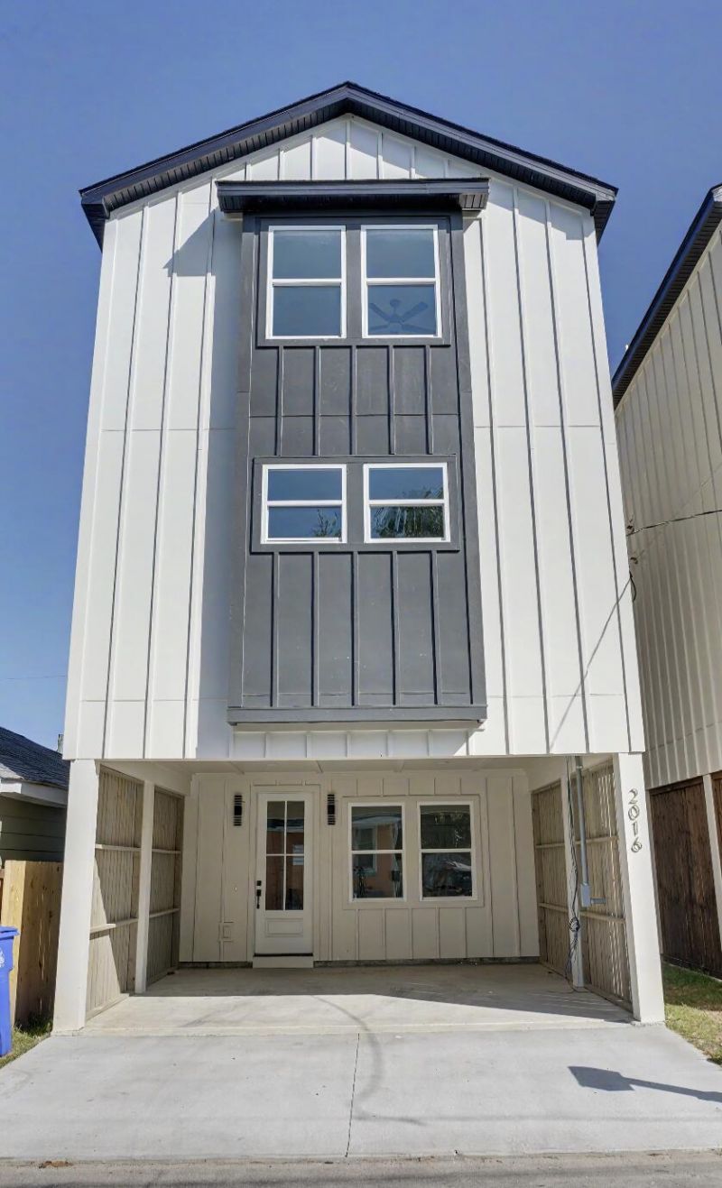 2016 Comstock Avenue Photo 23