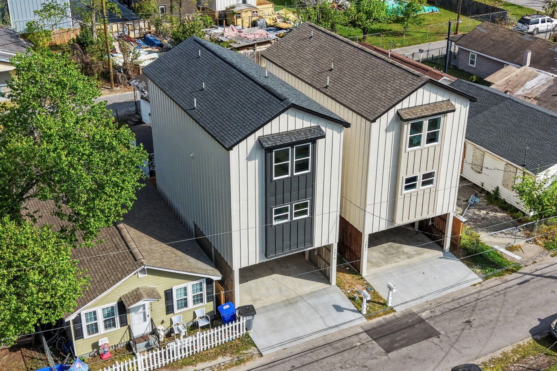 2016 Comstock Avenue Photo 26