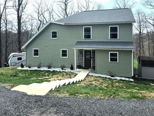 51 HAUSMAN ROAD, LENHARTSVILLE, PA 19534