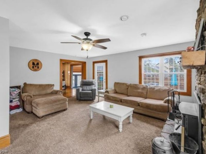 624 E Ford Avenue, Barberton, OH 44203 Photo 13