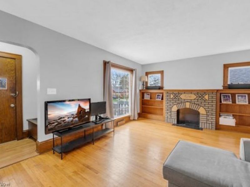 624 E Ford Avenue, Barberton, OH 44203 Photo 3