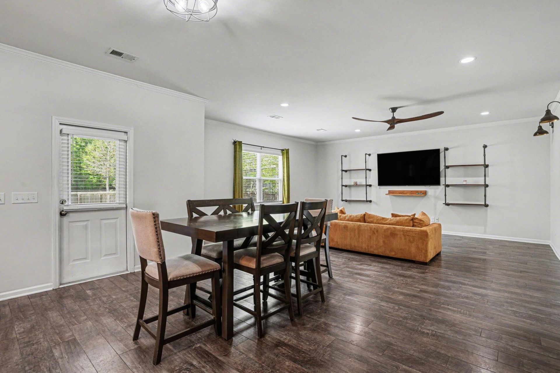 3046 Conservancy Lane Photo 10