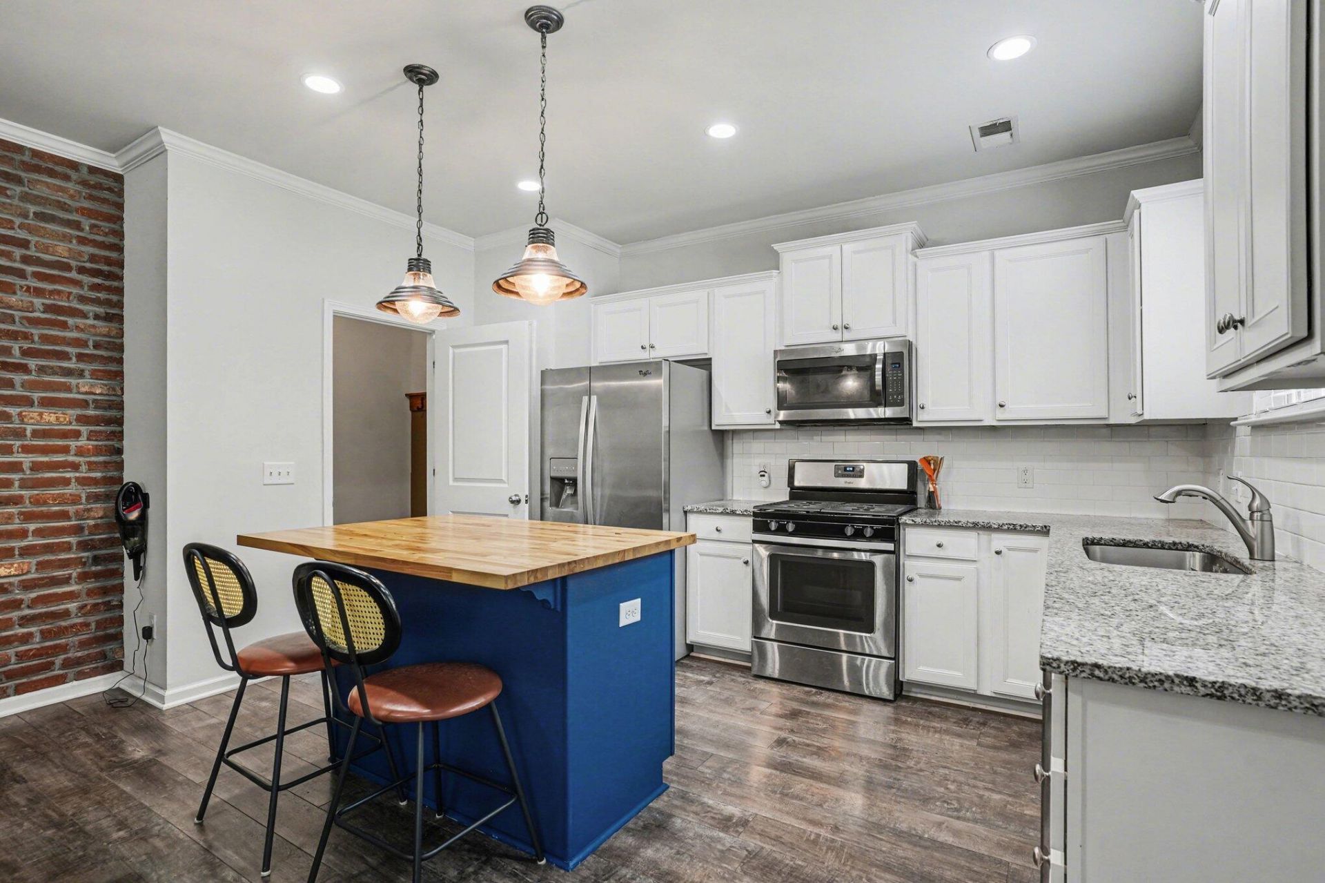 3046 Conservancy Lane Photo 7