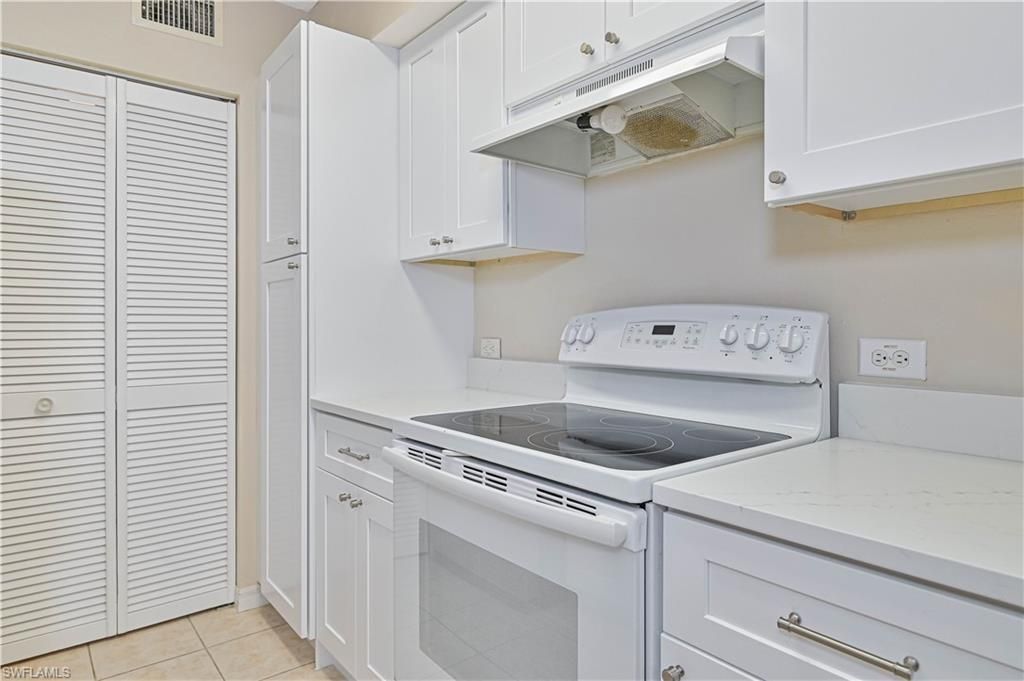 8920 Colonnades Ct E, Unit 514, Bonita Springs, FL 34135 Photo