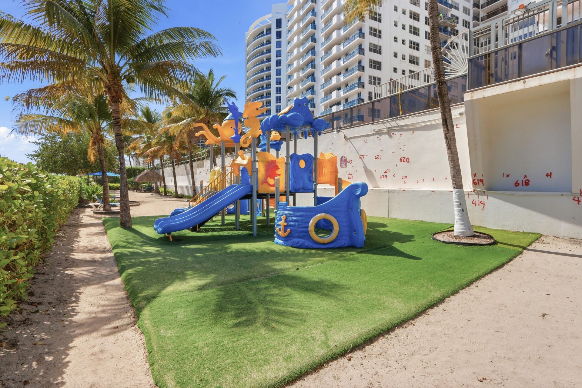 6039 Collins Avenue, Unit 609, Miami Beach, FL 33140 Photo