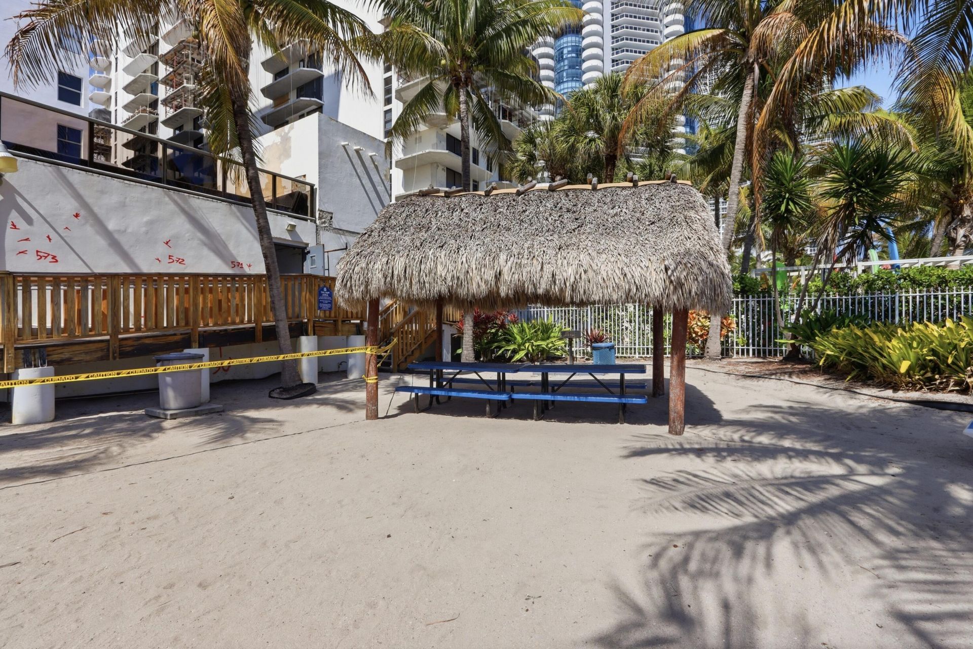 6039 Collins Avenue, Unit 609, Miami Beach, FL 33140 Photo