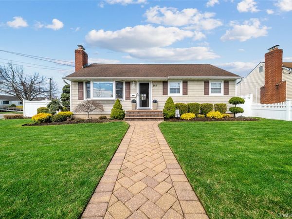 261 N 6th Street, Bethpage, NY 11714