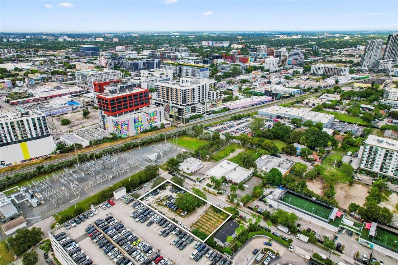 100 NE 21st St, Miami, FL 33137 Photo