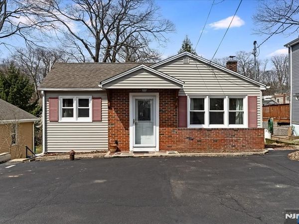 106 Dupont Avenue, HOPATCONG, NJ 07843