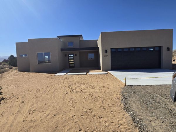 6704 Vatapa Road NE, Rio Rancho, NM 87144