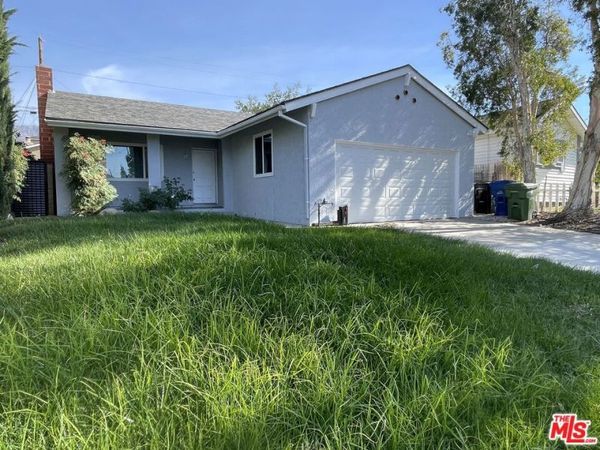 10846 Scoville Avenue, Sunland, CA 91040