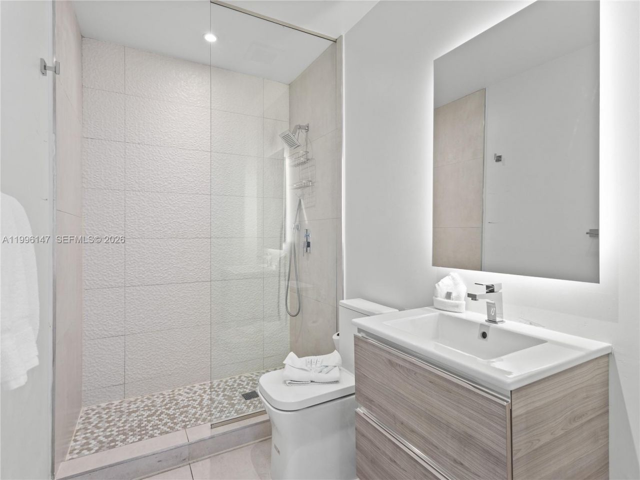 239 SW 9th St, Unit 1403, Miami, FL 33130 Photo