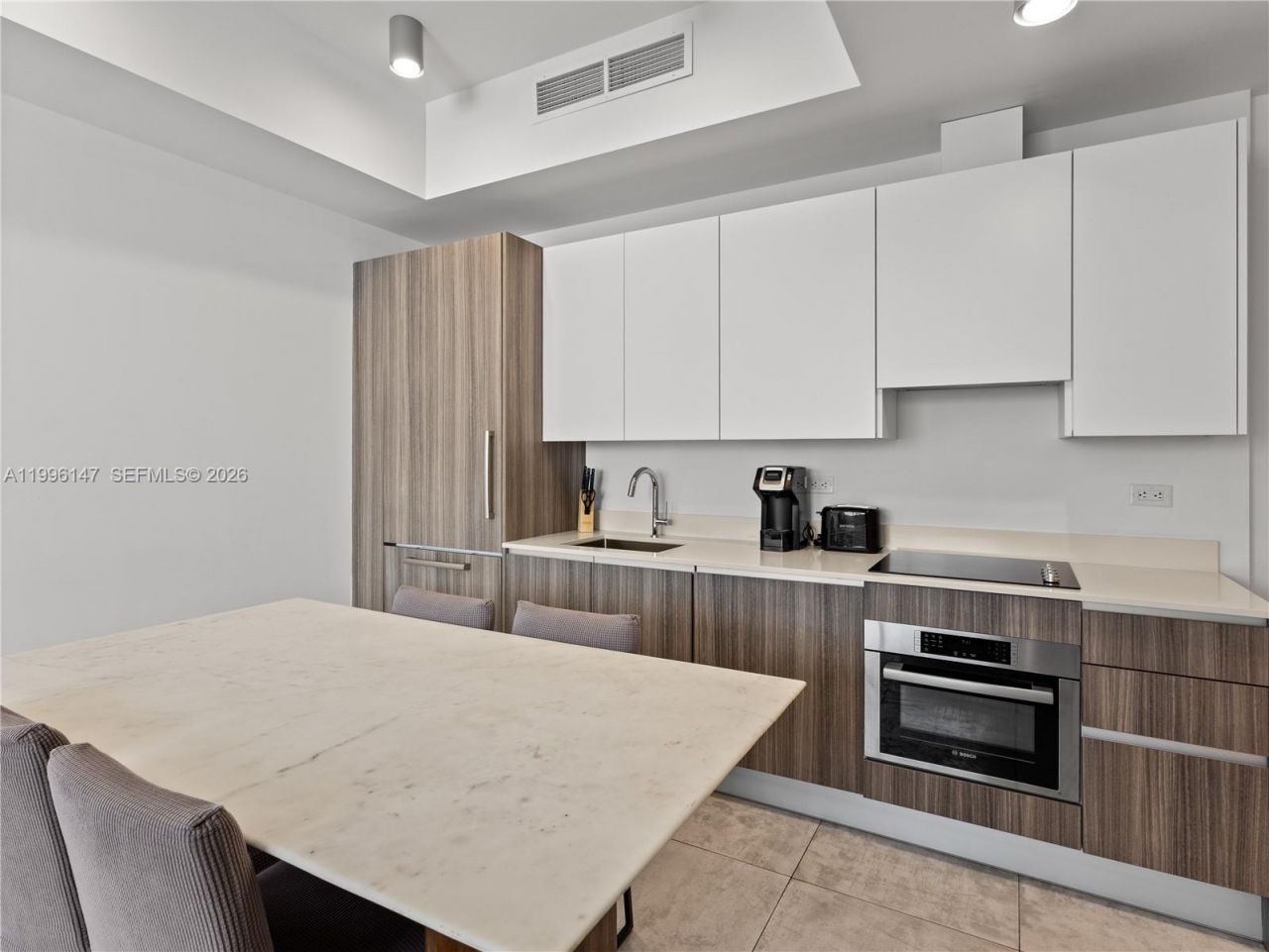 239 SW 9th St, Unit 1403, Miami, FL 33130 Photo