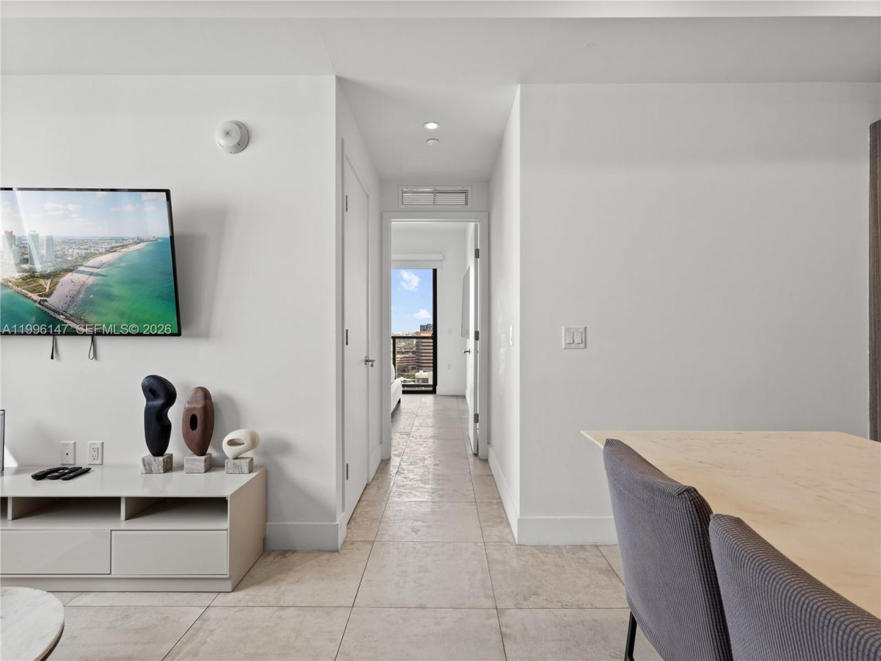 239 SW 9th St, Unit 1403, Miami, FL 33130 Photo