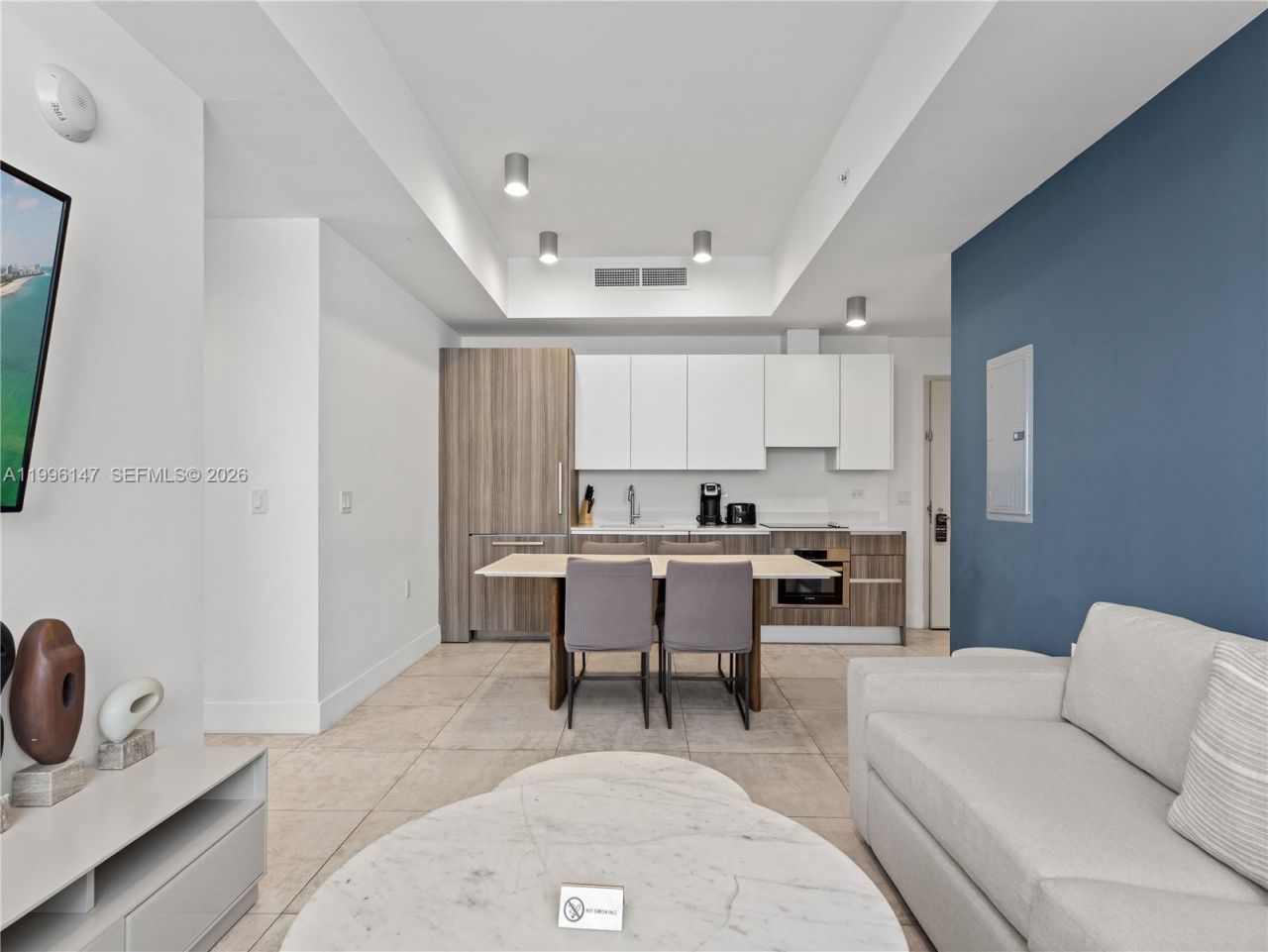 239 SW 9th St, Unit 1403, Miami, FL 33130 Photo