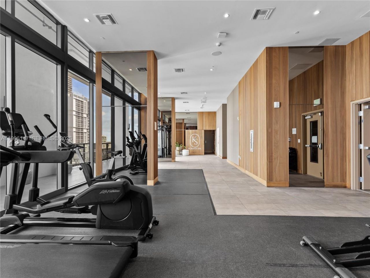 239 SW 9th St, Unit 1403, Miami, FL 33130 Photo