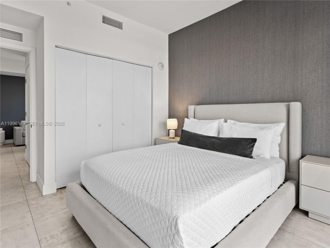 239 SW 9th St, Unit 1403, Miami, FL 33130 Photo