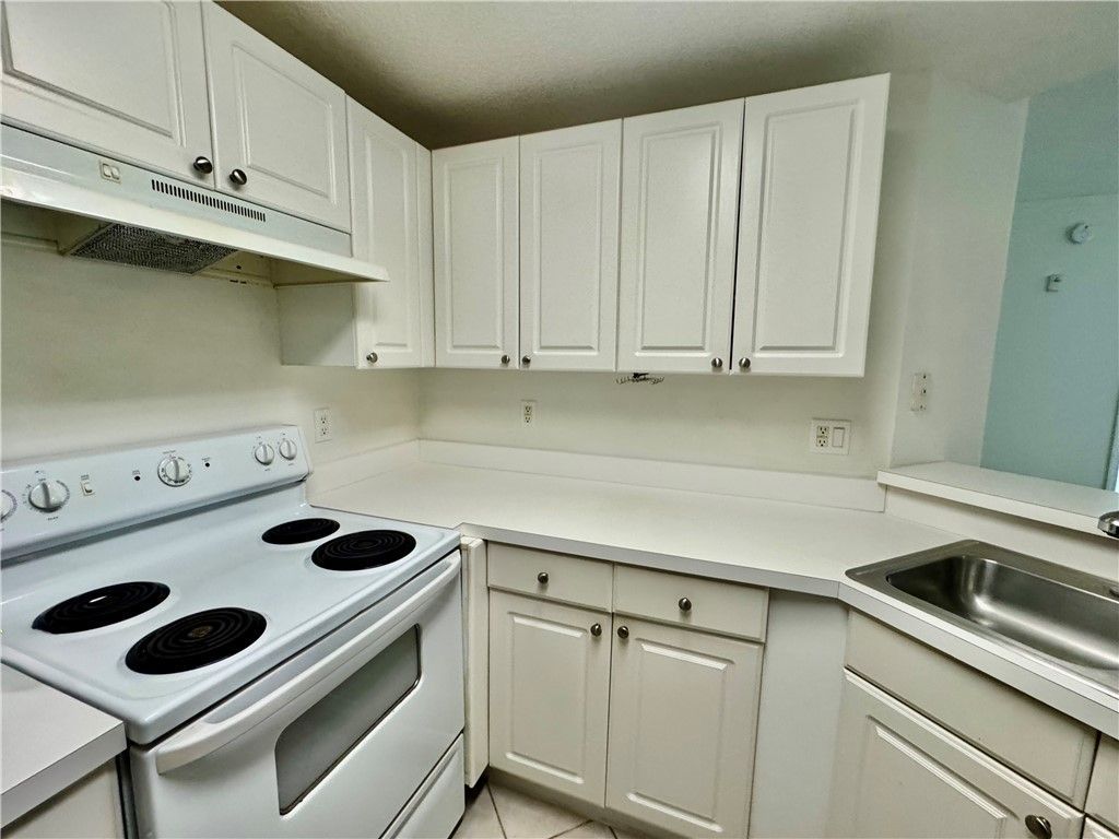 5090 Fairways Circle, Unit H102, Vero Beach, FL 32967 Photo