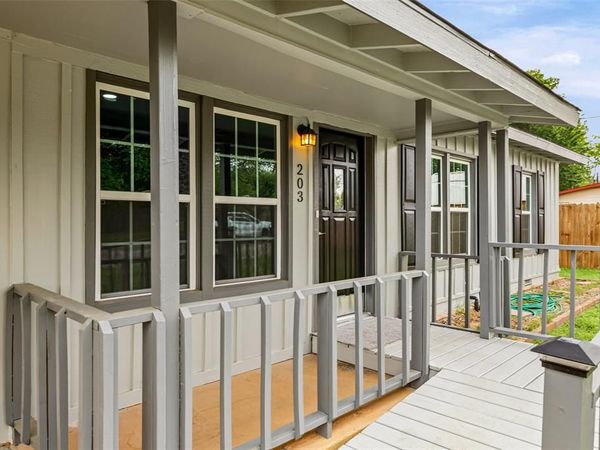 203 S Lancaster Street, Granbury, TX 76048