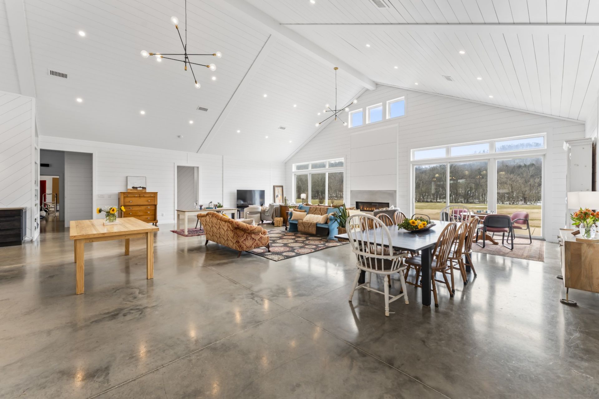 105 Mckinney Rd , Gordonsville, TN 38563 Main Photo