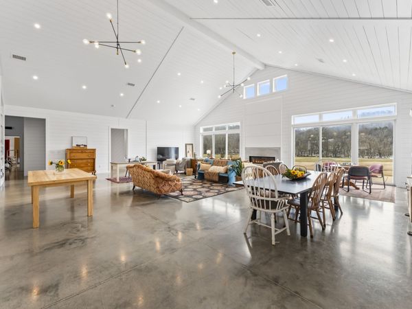 105 McKinney Rd , Gordonsville, TN 38563