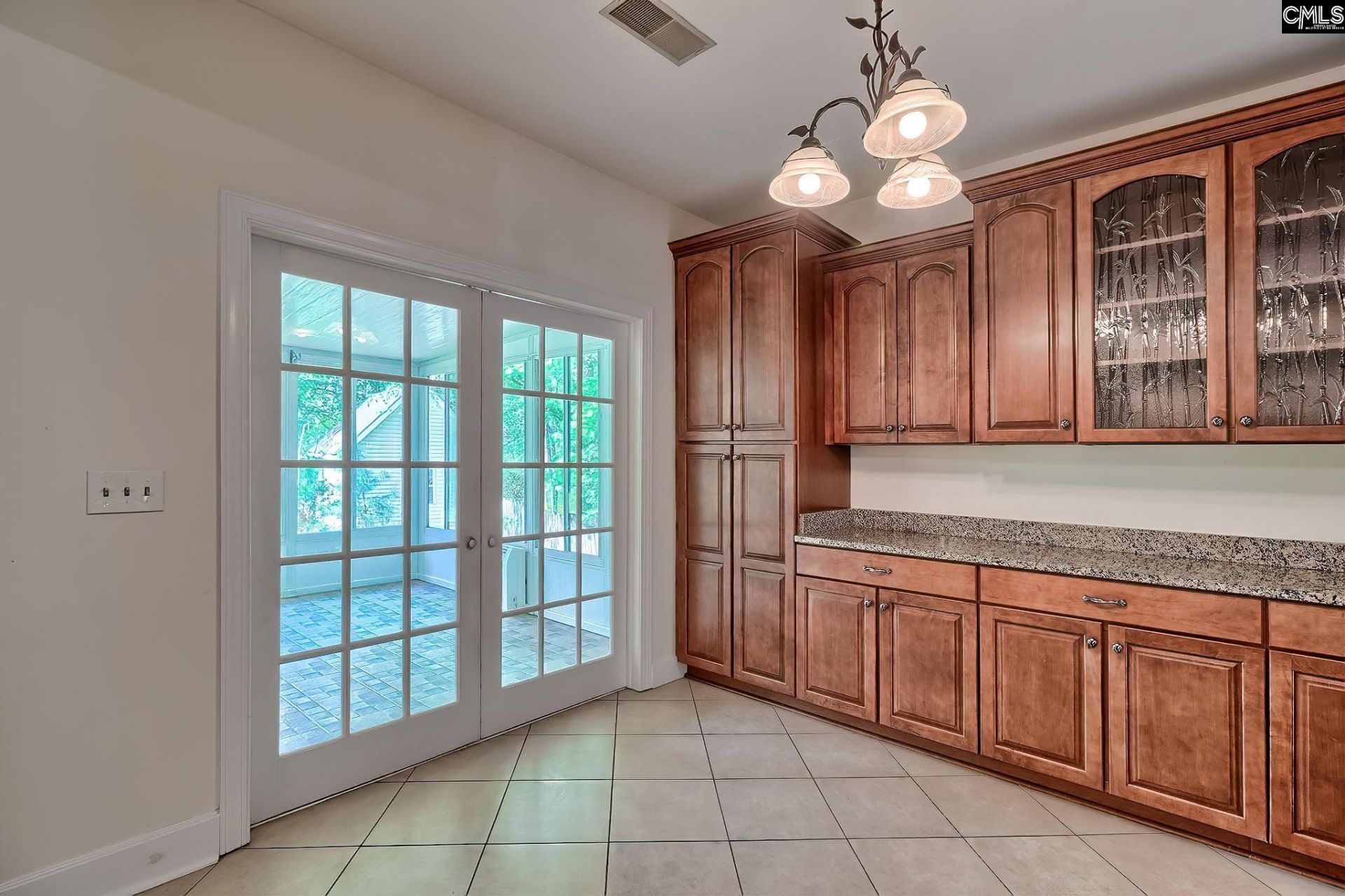 133 Whiteford Court  Photo 17