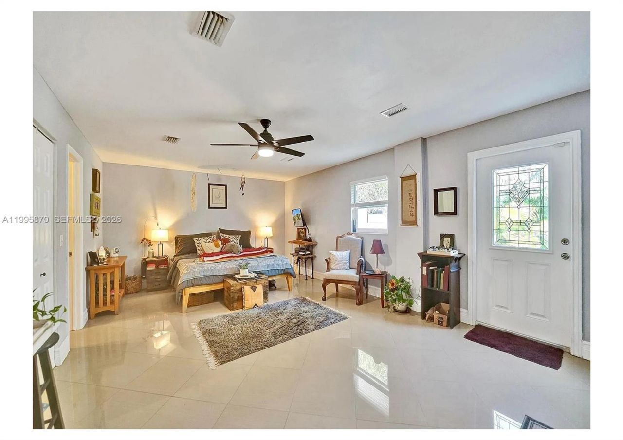 381 NE 42nd St, Oakland Park, FL 33334 Photo