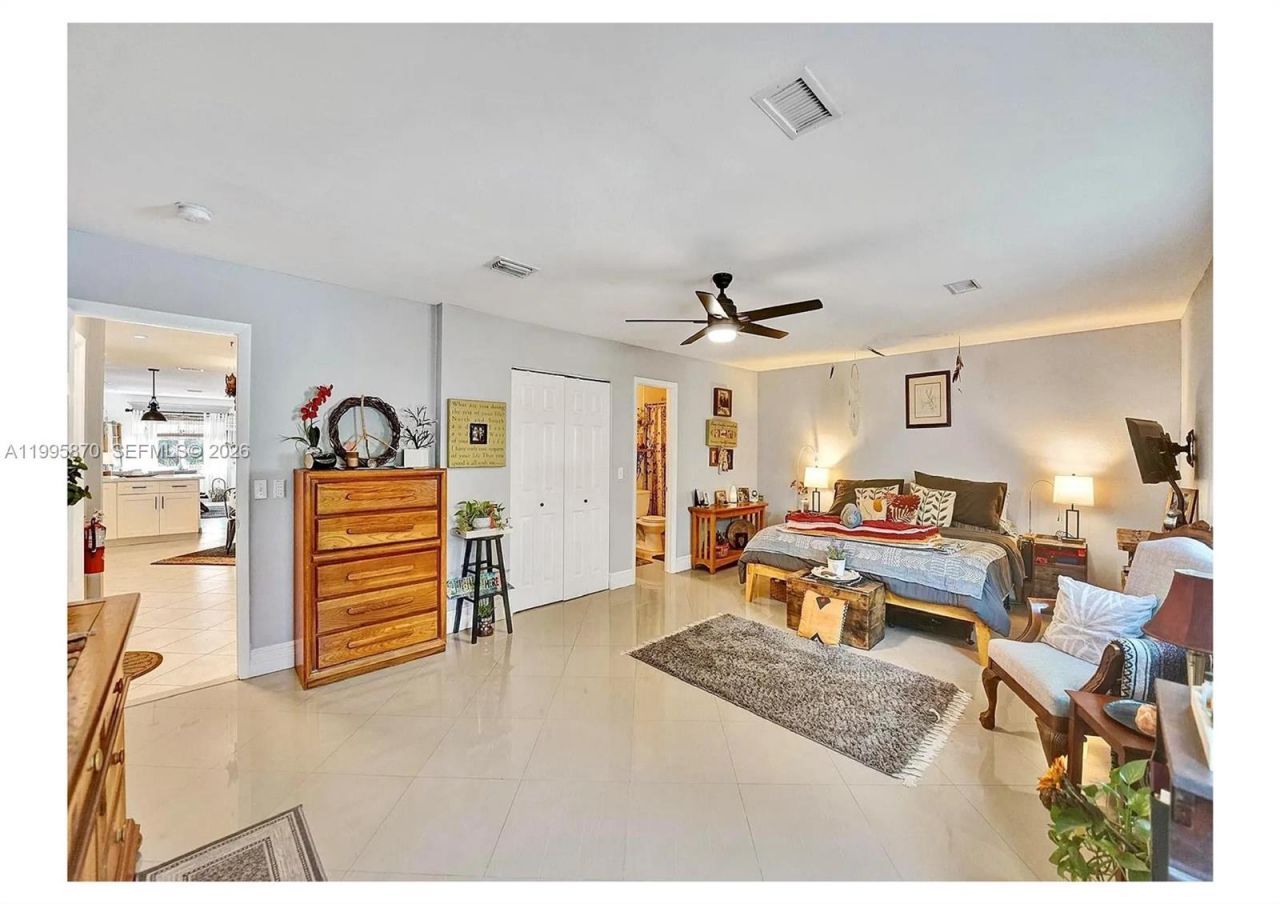 381 NE 42nd St, Oakland Park, FL 33334 Photo