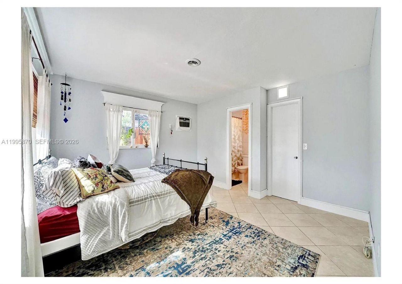 381 NE 42nd St, Oakland Park, FL 33334 Photo