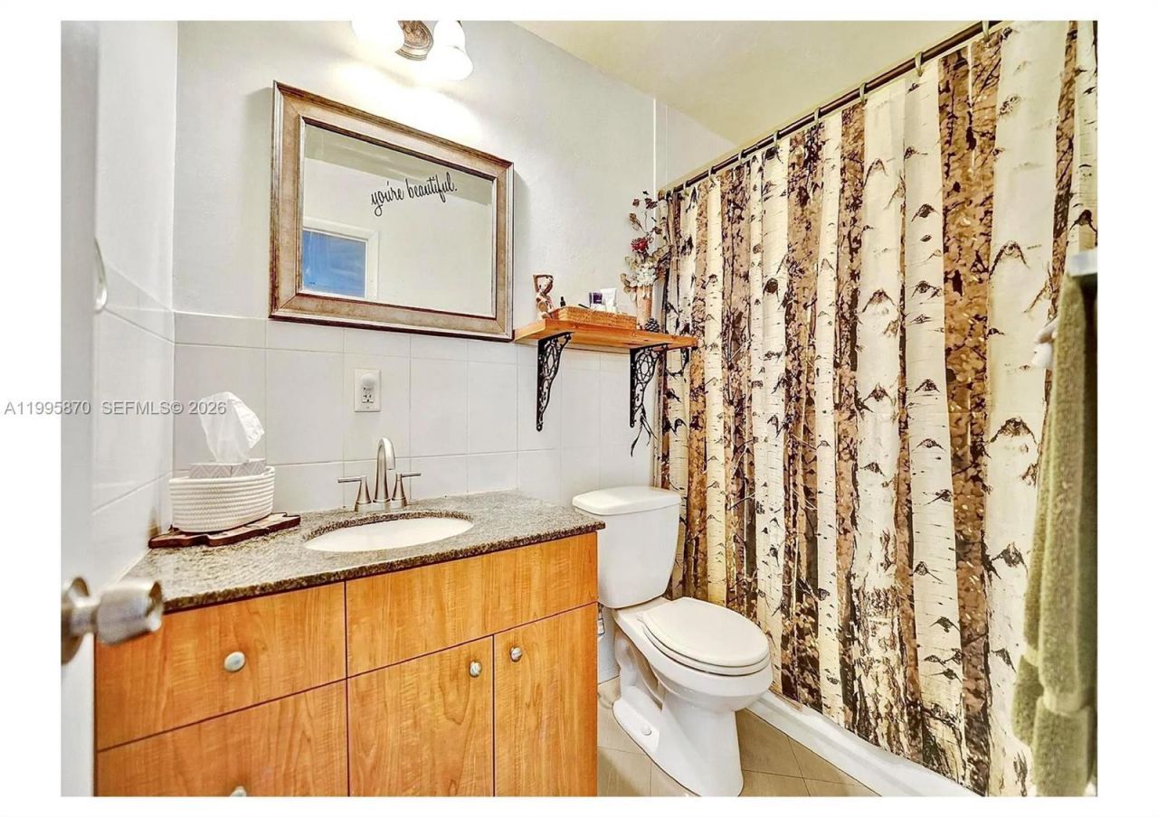 381 NE 42nd St, Oakland Park, FL 33334 Photo