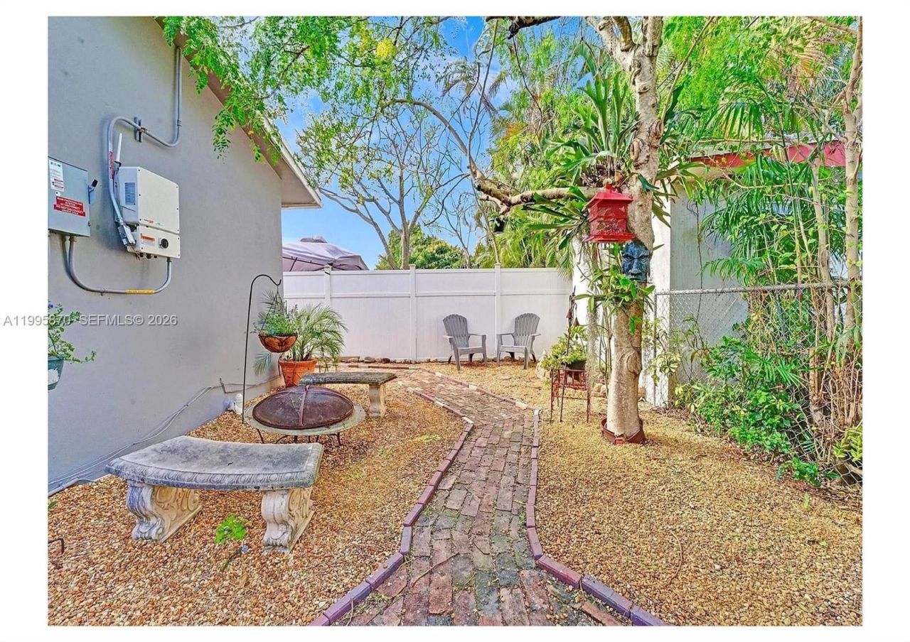 381 NE 42nd St, Oakland Park, FL 33334 Photo