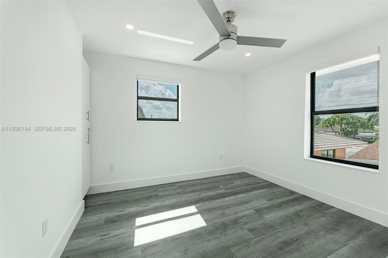 10370 SW 24th St, Unit B, Miami, FL 33165 Photo
