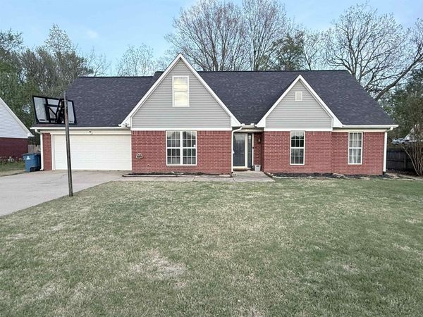 586 WYLIE DR, Brighton, TN 38011
