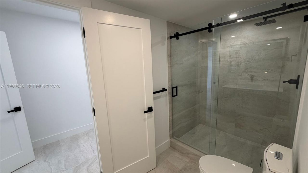 1800 NE 114th Street, Unit 604, Miami, FL 33181 Photo