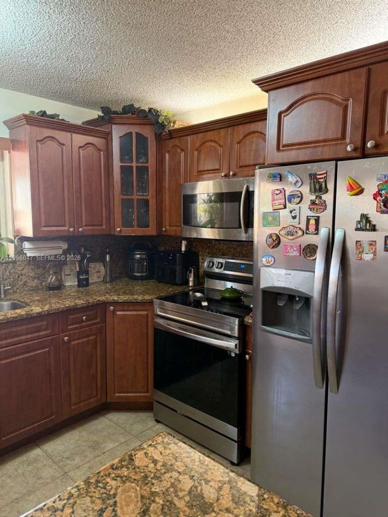 7477 NW 167th St, Hialeah, FL 33015 Photo