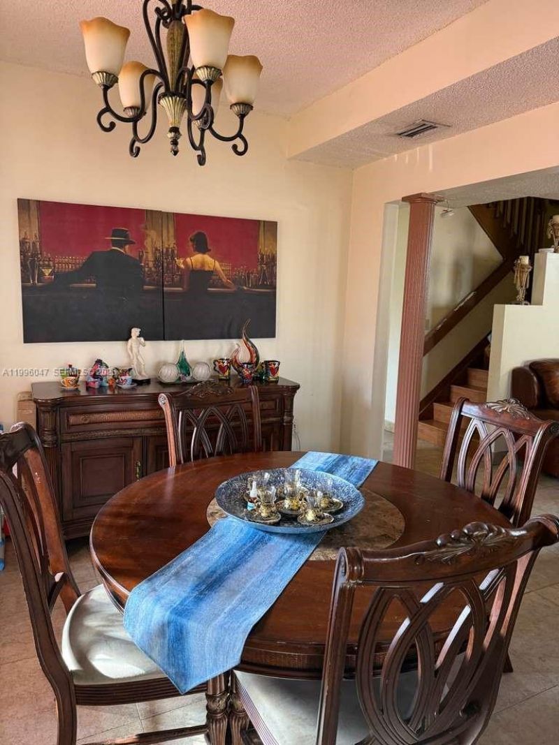 7477 NW 167th St, Hialeah, FL 33015 Photo
