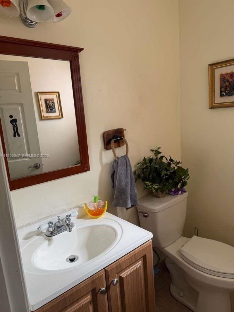7477 NW 167th St, Hialeah, FL 33015 Photo