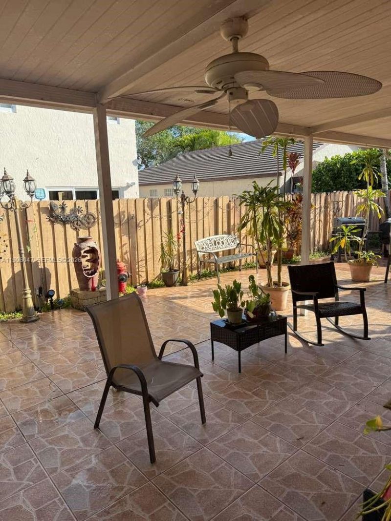 7477 NW 167th St, Hialeah, FL 33015 Photo