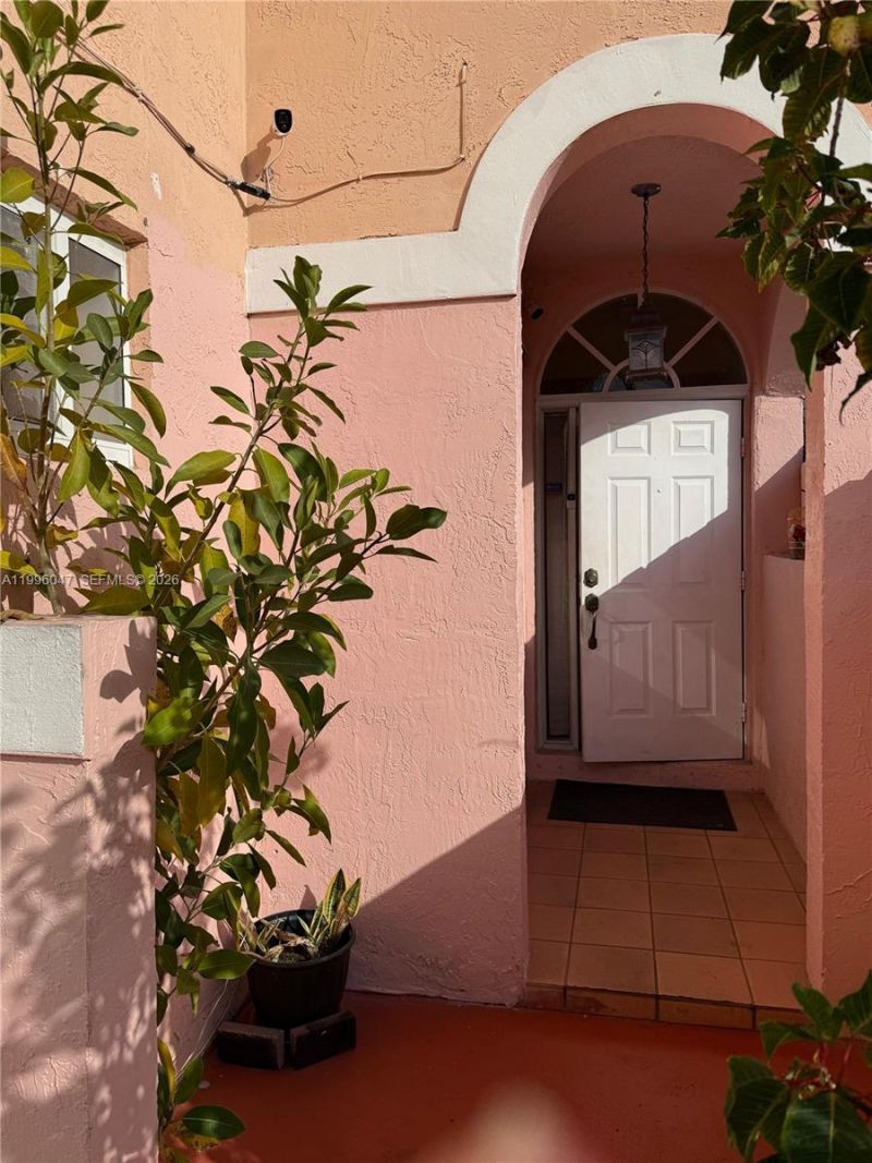 7477 NW 167th St, Hialeah, FL 33015 Photo