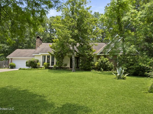 70 Poplar Drive, Hattiesburg, MS 39402