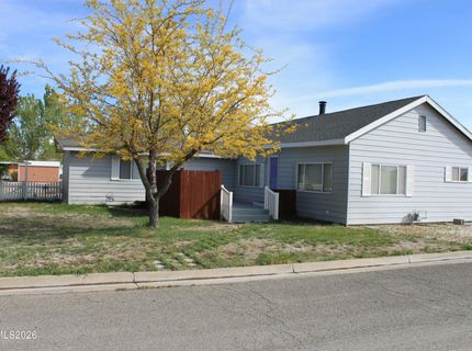 320 Reyes Way, Yerington, NV 89447 Photo