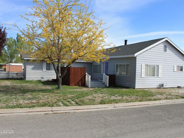 320 Reyes Way, Yerington, NV 89447