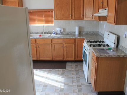 320 Reyes Way, Yerington, NV 89447 Photo