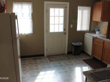 320 Reyes Way, Yerington, NV 89447 Photo