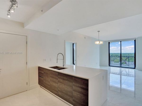 301 Altara Ave, Unit 819, Coral Gables, FL 33146