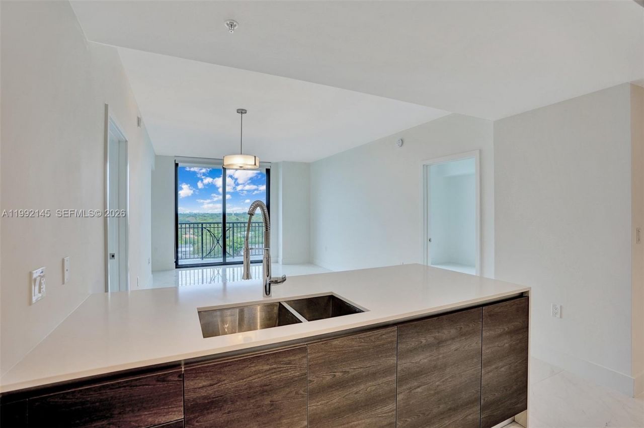 301 Altara Ave, Unit 819, Coral Gables, FL 33146 Photo