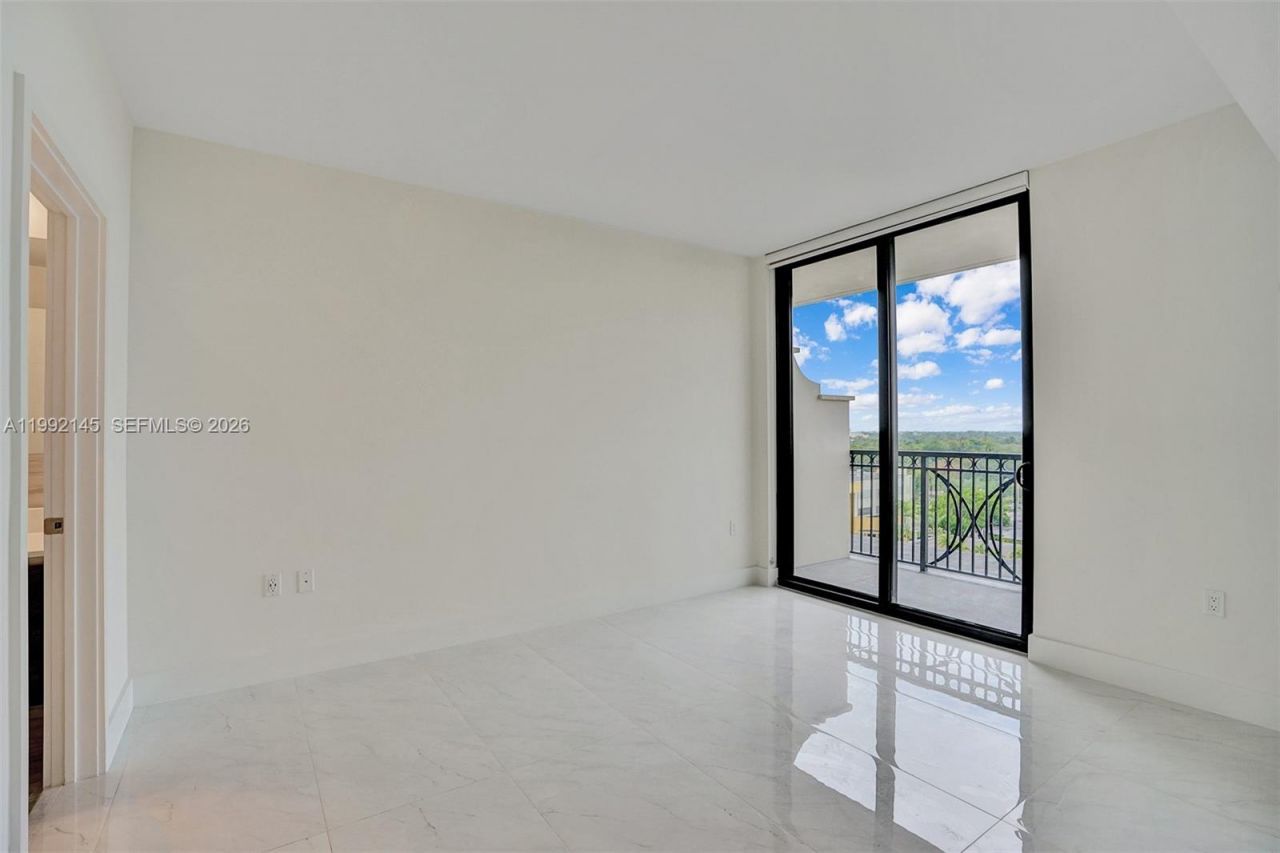 301 Altara Ave, Unit 819, Coral Gables, FL 33146 Photo