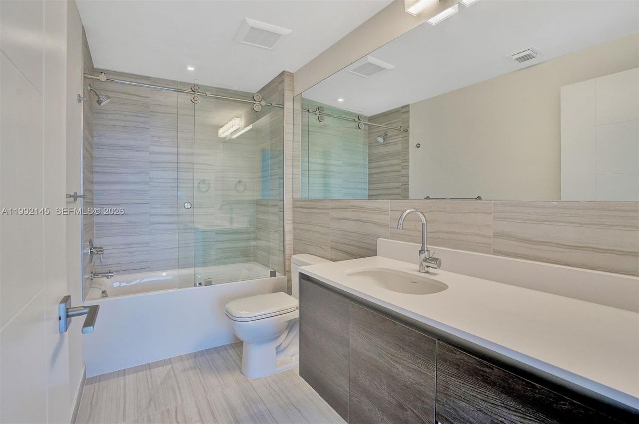 301 Altara Ave, Unit 819, Coral Gables, FL 33146 Photo