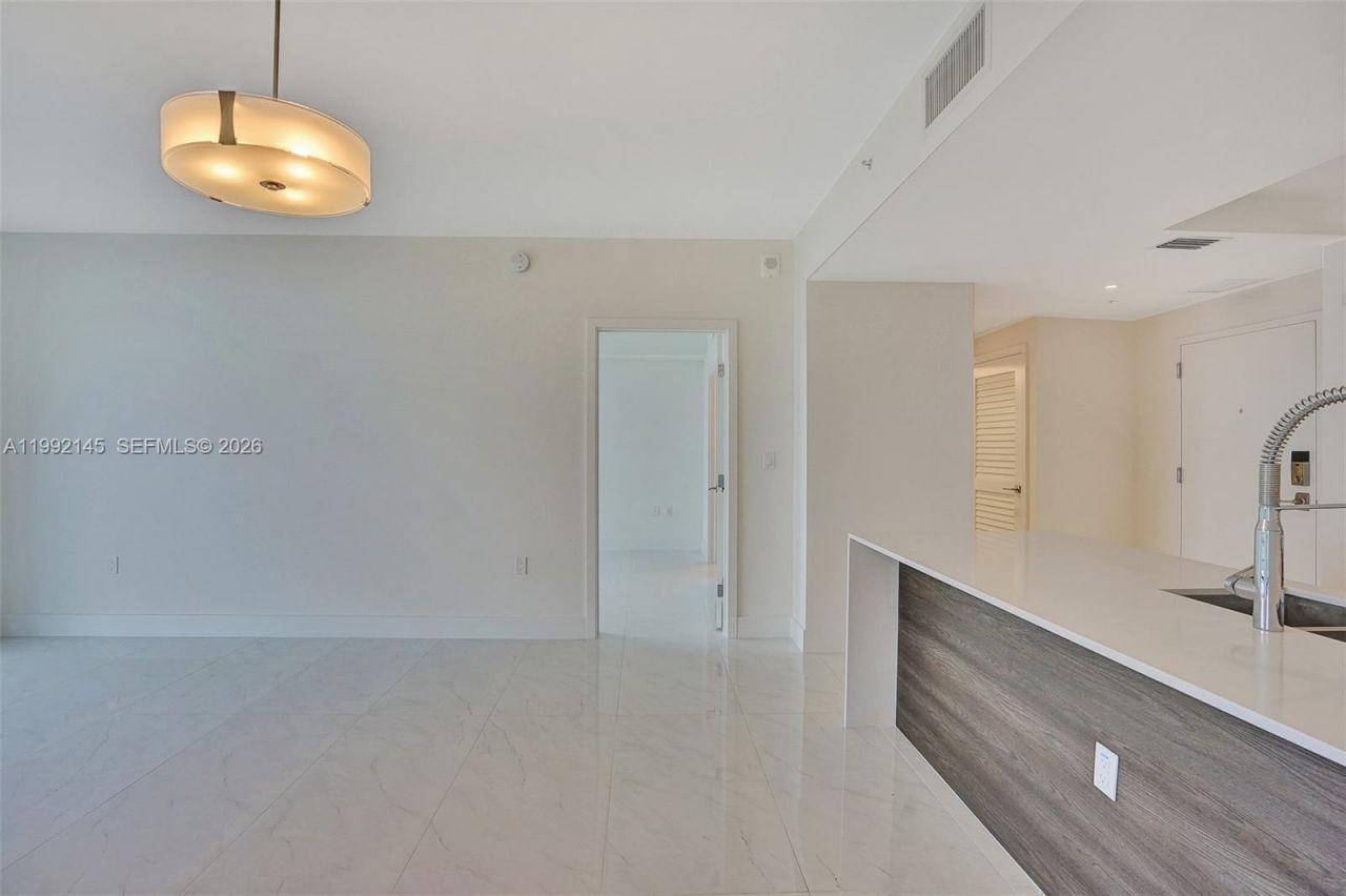 301 Altara Ave, Unit 819, Coral Gables, FL 33146 Photo